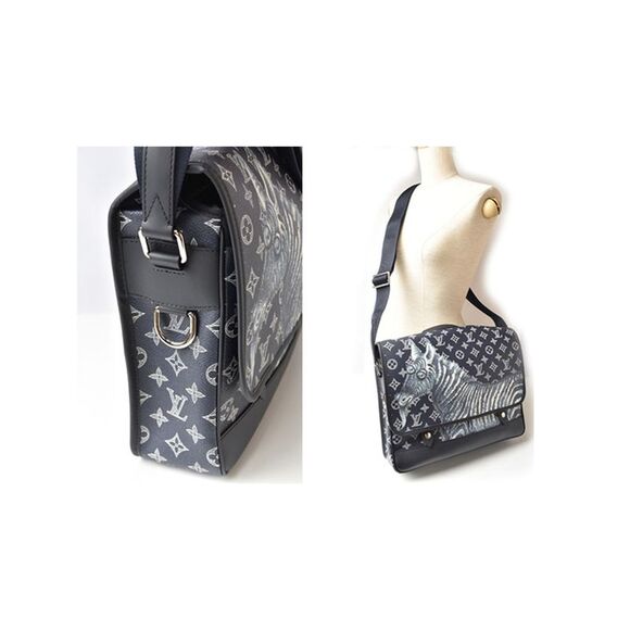 Pre Loved Louis Vuitton Zebra Messenger Bag Blue Canvas - Picture 2 of 8